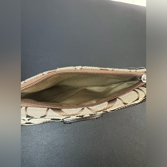 Coach Signature C Wristlet - Picture 9 of 11